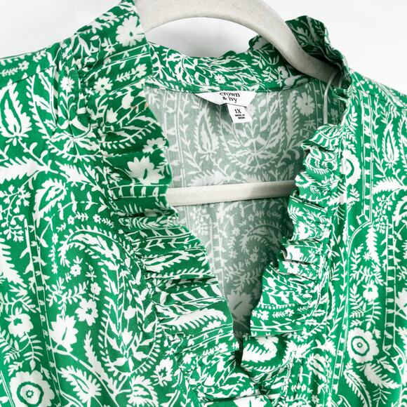Crown & Ivy Green and White Floral Paisley Ruffle Collar Top Size 1X - Picture 2 of 6